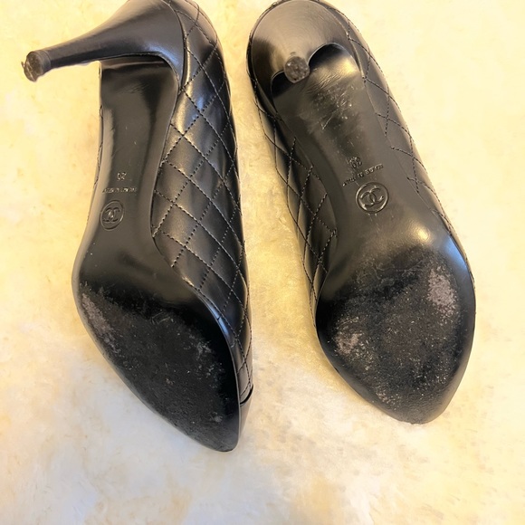 QUILTED CHANEL LAMBSKIN PUMPS - Picture 5 of 11